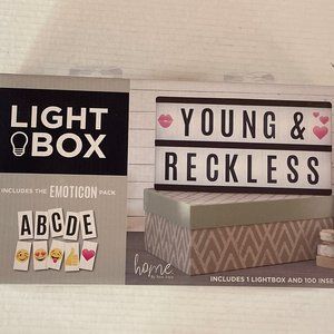 New View Light Box W/ 100 Inserts